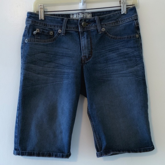 17/21 Jean Shorts Size 4 - Picture 3 of 7